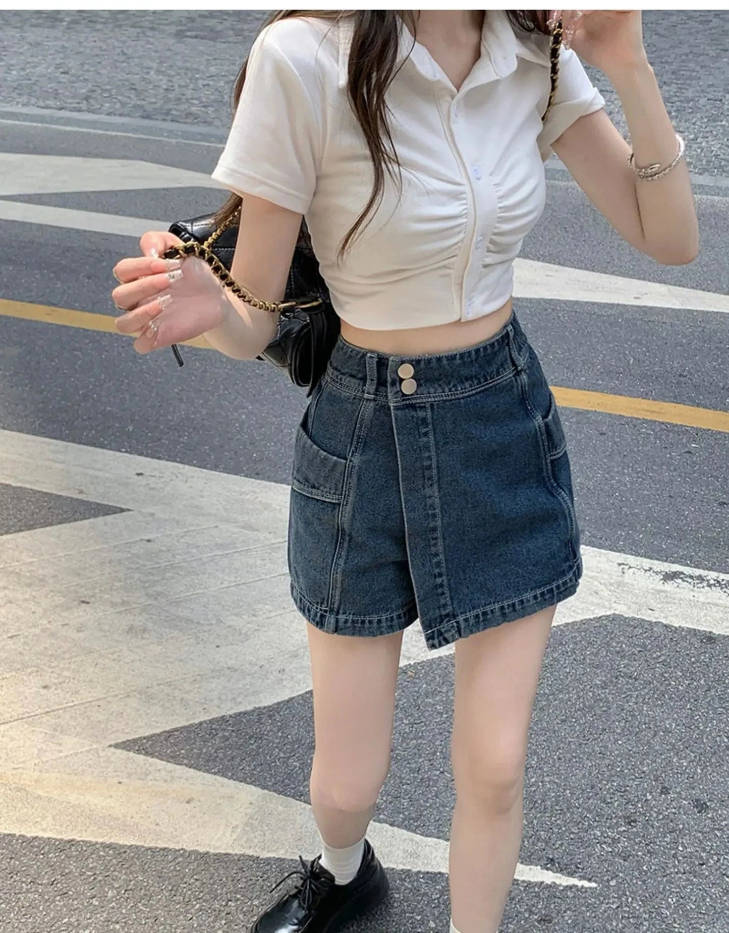 buttons denim shorts