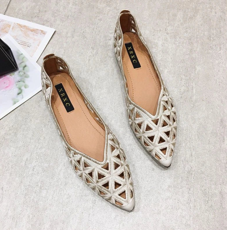 pointed toe flat shoes