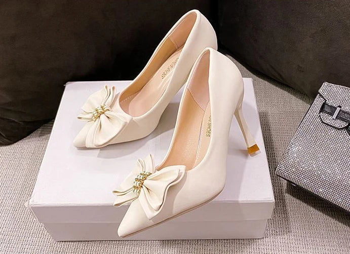 butterfly-knot pointed toe high heels