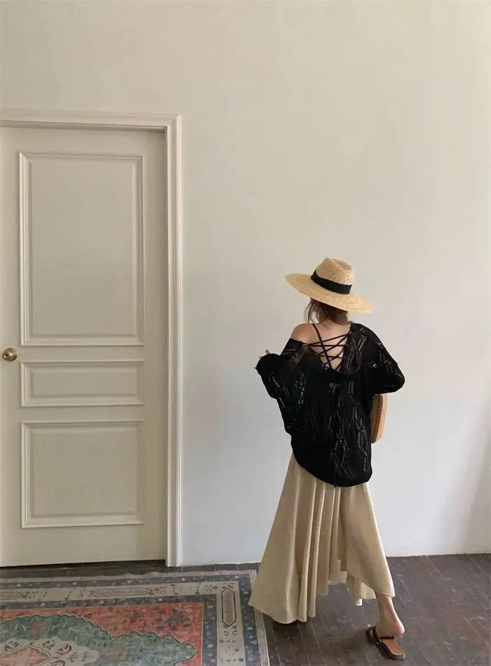 loose-fitting backless pullovers