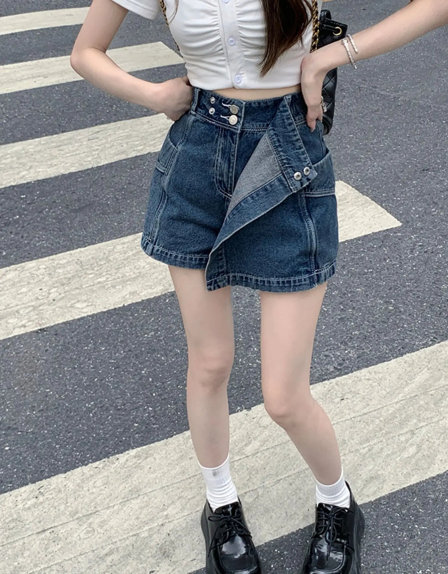 buttons denim shorts