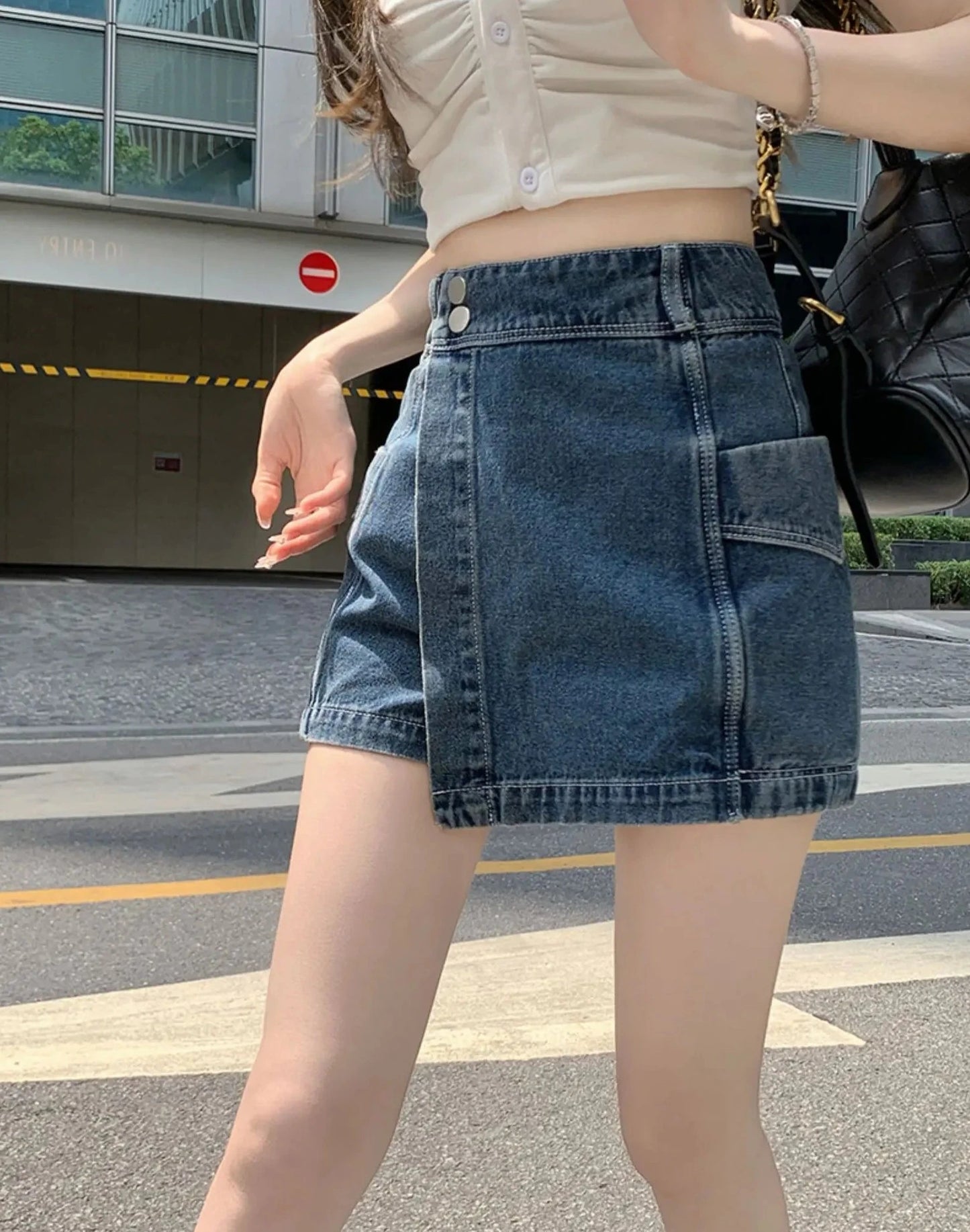 buttons denim shorts