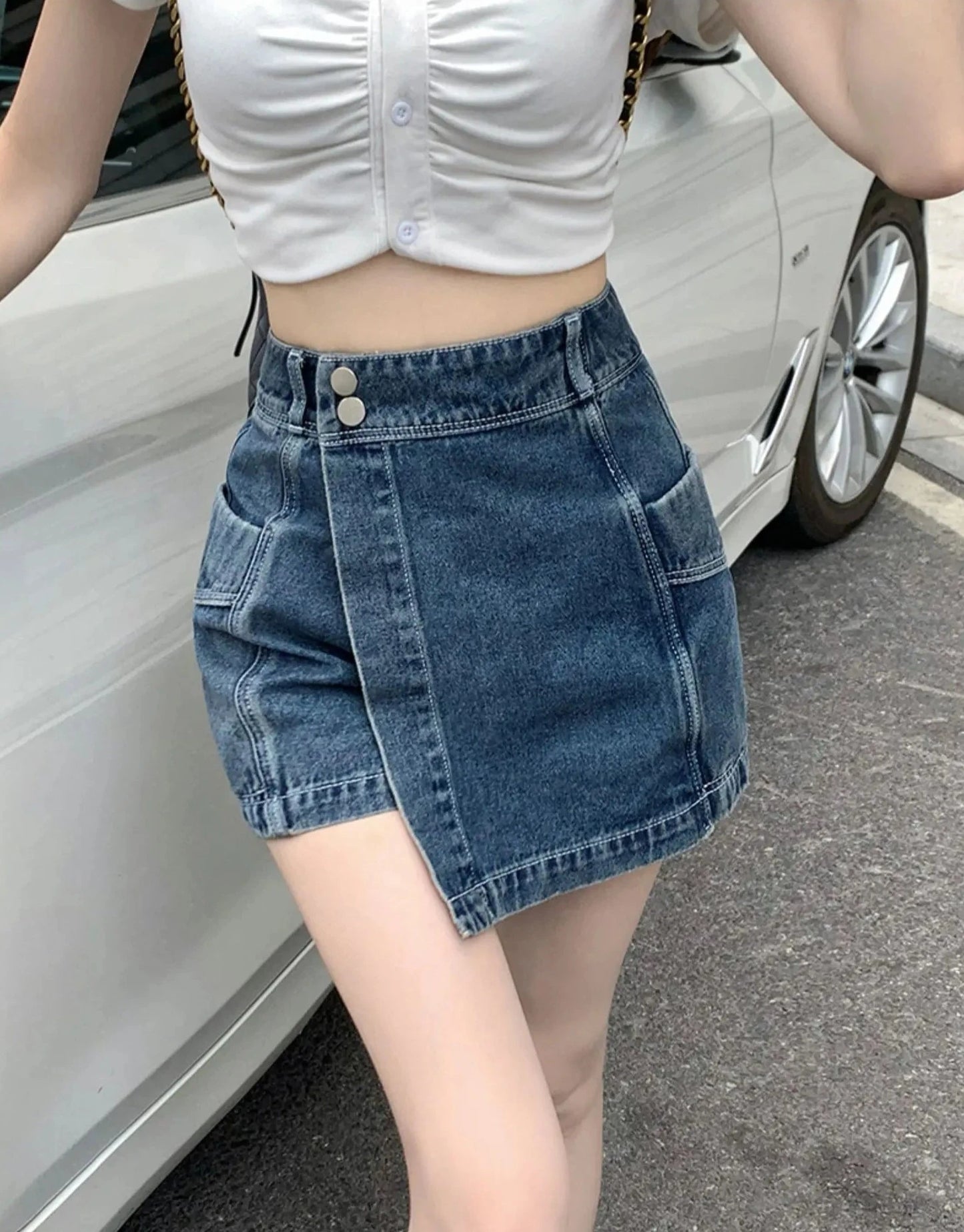 buttons denim shorts